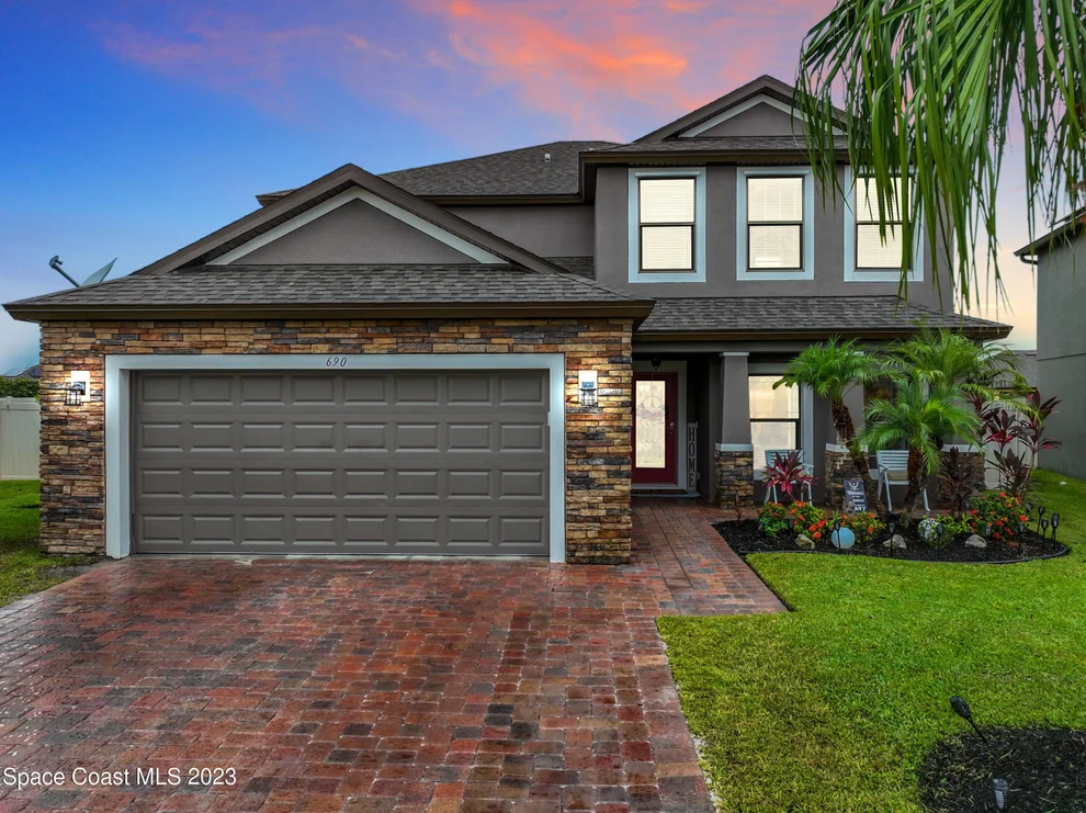 Unit for sale at 690 Fiddleleaf Circle, Melbourne, FL 32904