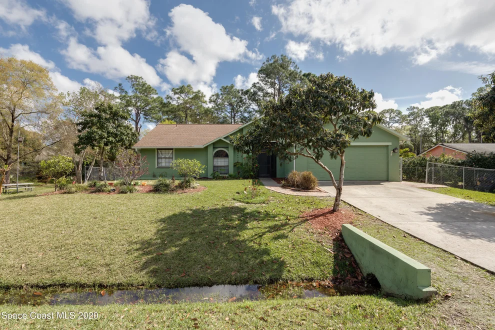 Unit for sale at 2635 Warren Street, Melbourne, FL 32904