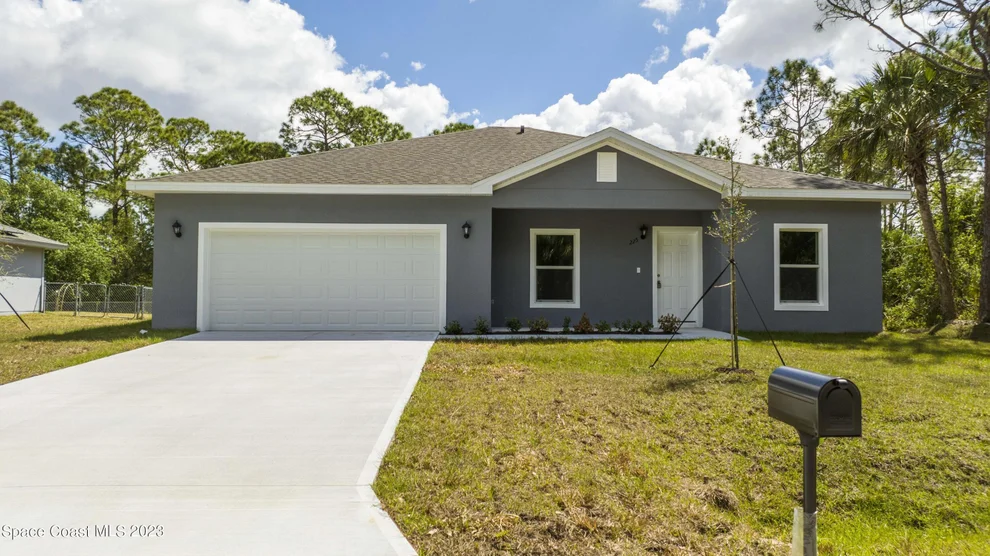 Unit for sale at 467 Wiltshire Avenue SW, Palm Bay, FL 32908