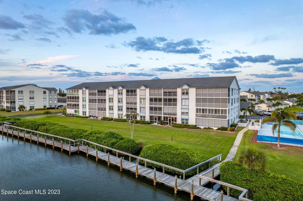 Unit for sale at 580 S Brevard Avenue, Cocoa Beach, FL 32931