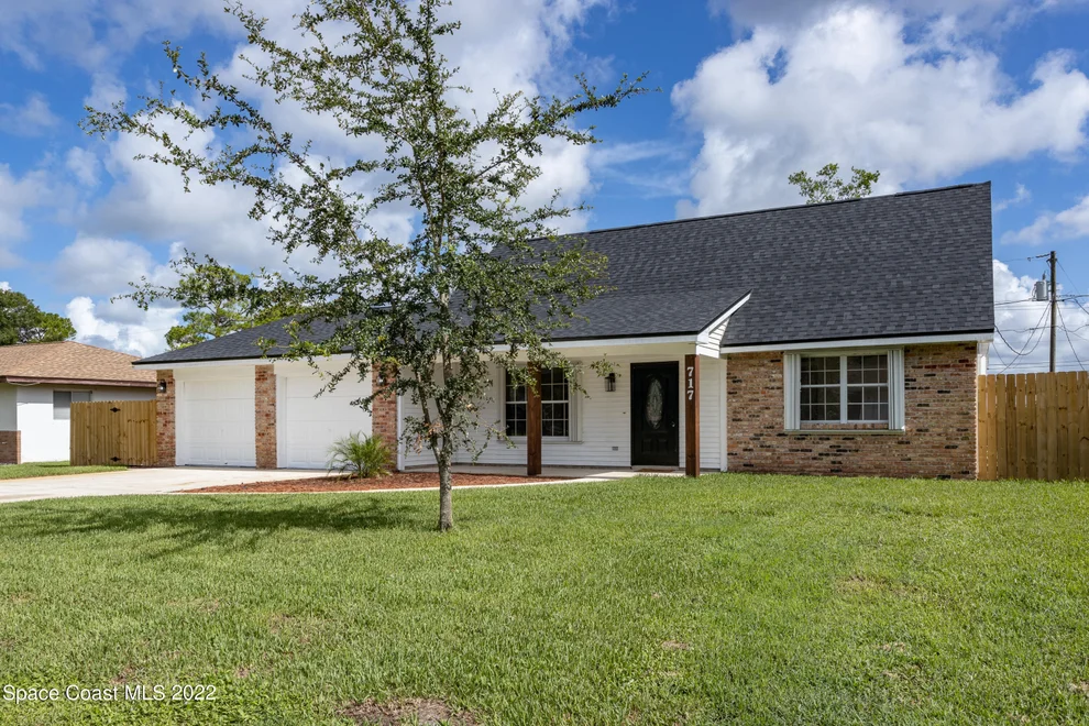 Unit for sale at 717 Rostock Circle NW, Palm Bay, FL 32907
