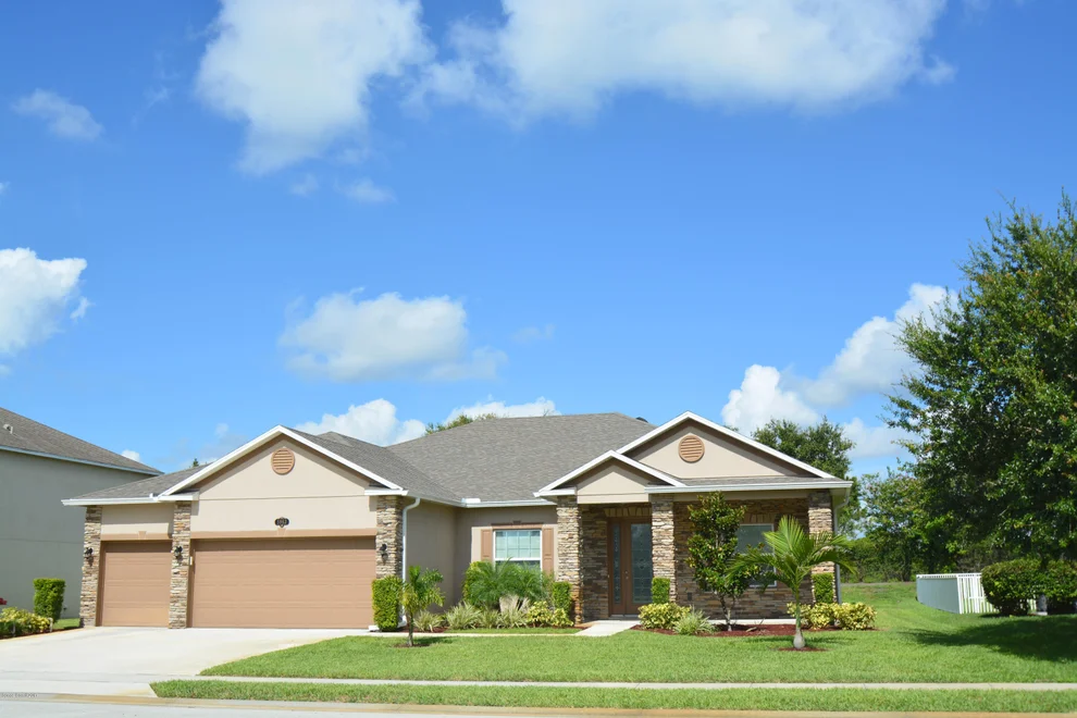 Unit for sale at 5963 Ridge Lake Circle, Vero Beach, FL 32967