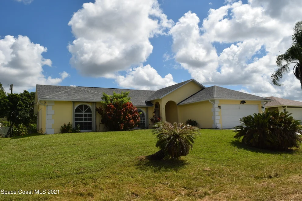 Unit for sale at 816 Seven Gables Circle SE, Palm Bay, FL 32909