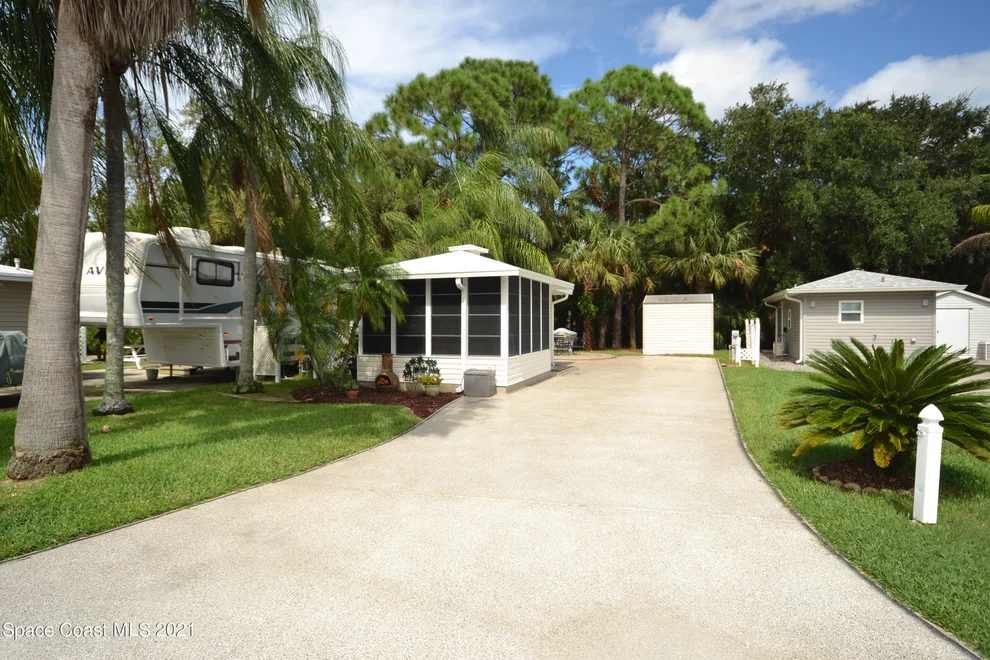 Unit for sale at 480 Oak Cove Road, Titusville, FL 32780