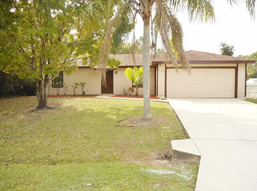Unit for sale at 742 SW Damek, Palm Bay, FL 32908
