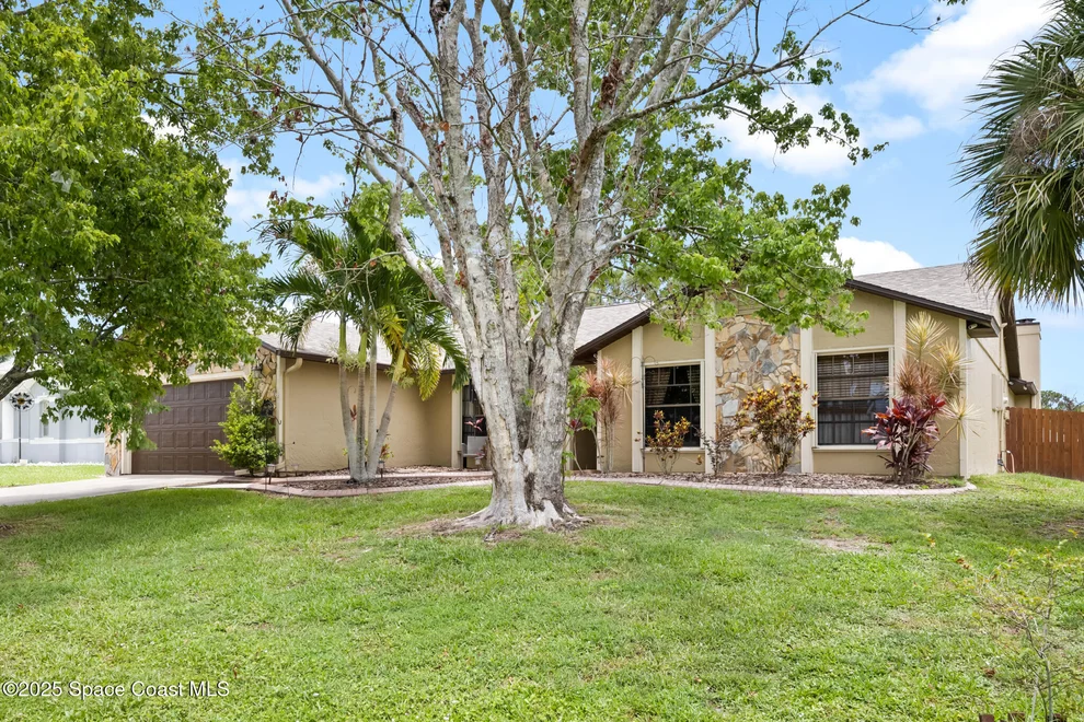Unit for sale at 1271 Medina Avenue NW, Palm Bay, FL 32907
