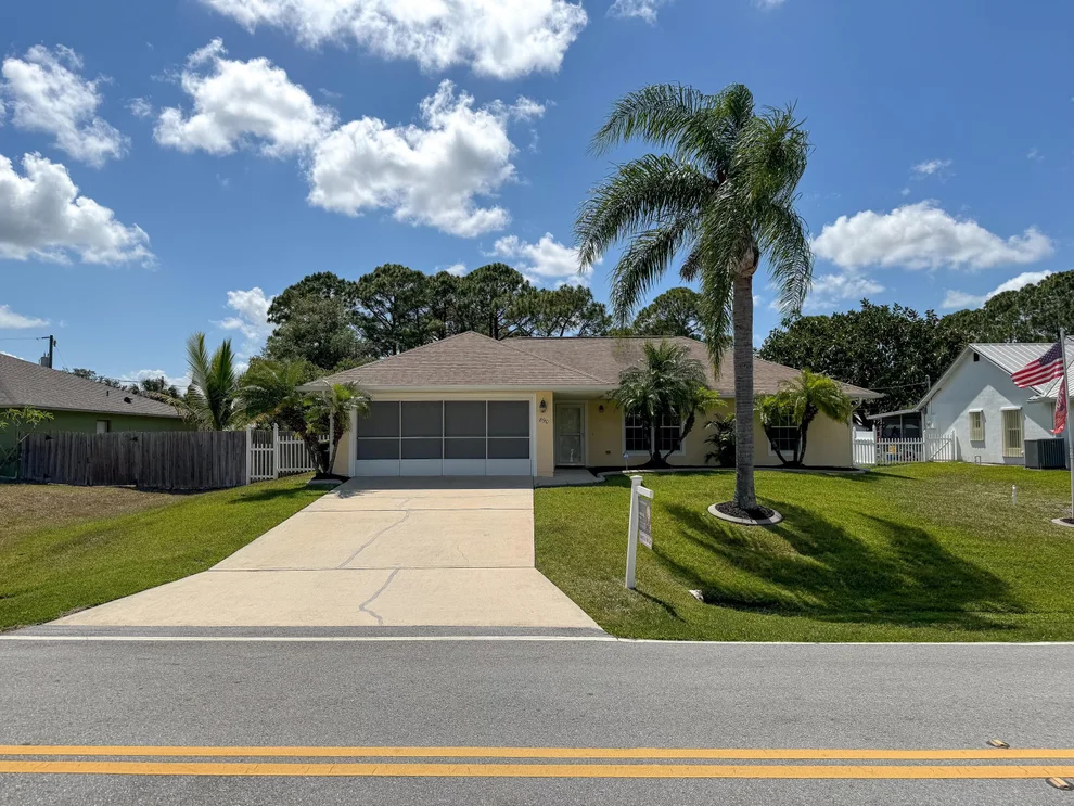 Unit for sale at 890 Glendale Avenue NW, Palm Bay, FL 32907