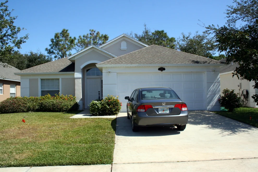 Unit for sale at 2552 Glasbern Circle, West Melbourne, FL 32904