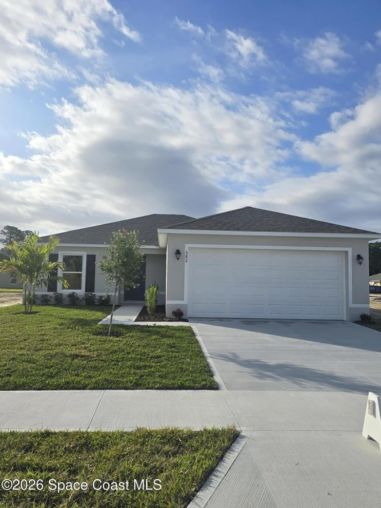 Unit for sale at 582 SW Richmond Circle SW, Palm Bay, FL 32908