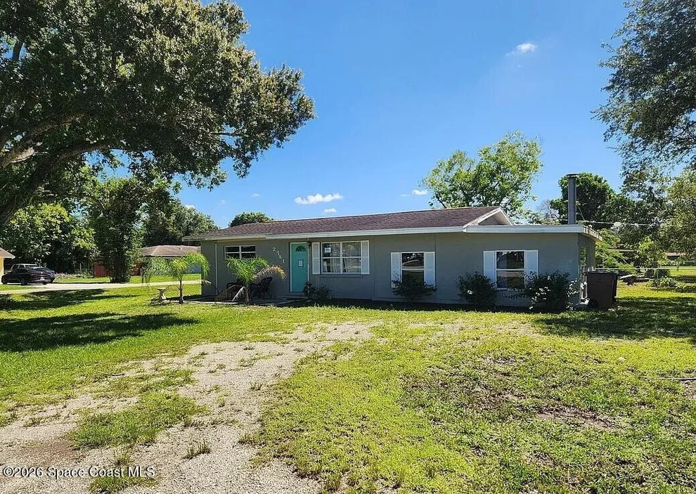 Unit for sale at 2741 Lakeview Drive, Fort Myers, FL 33905