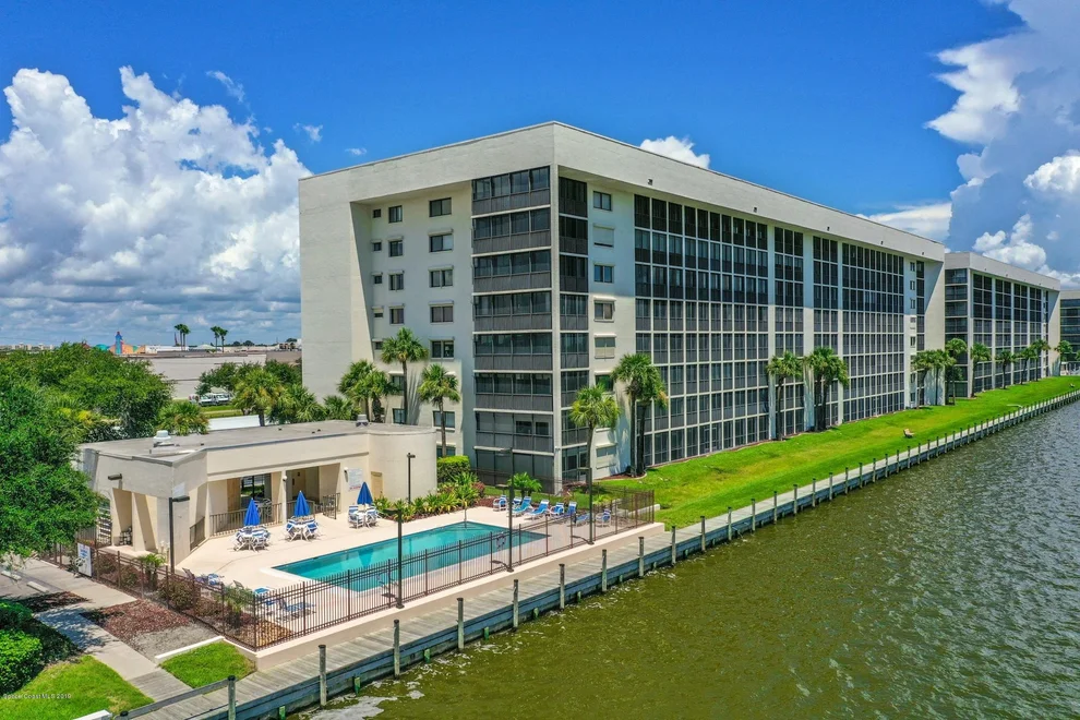 Unit for sale at 300 S Sykes Creek Parkway, Merritt Island, FL 32952
