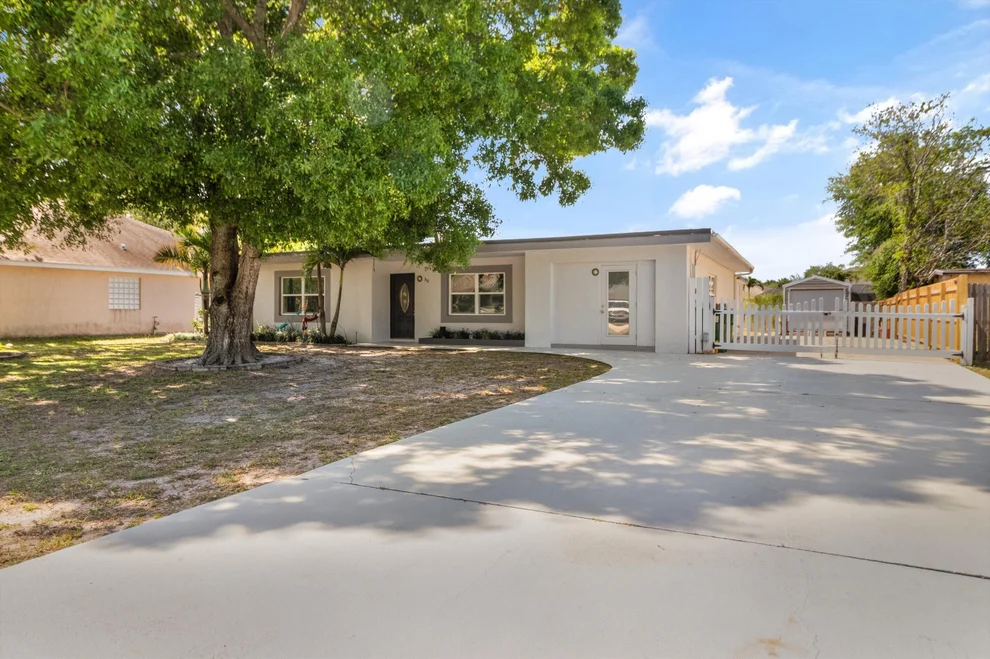 Unit for sale at 351 Park Hill Boulevard, Melbourne, FL 32904