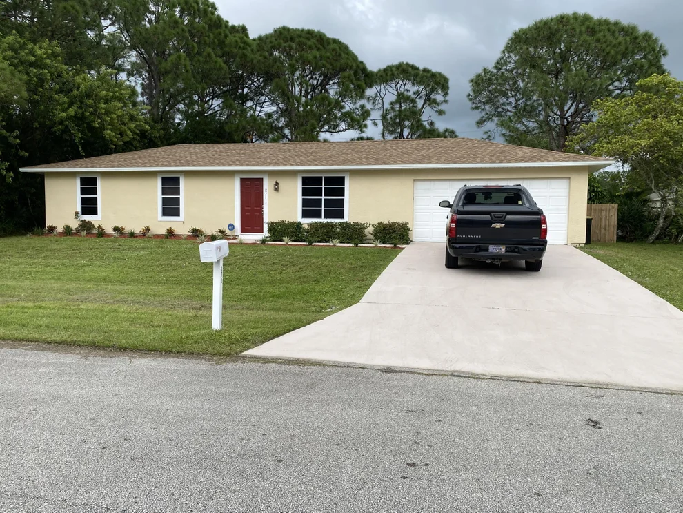 Unit for sale at 871 Aruba Avenue SE, Palm Bay, FL 32909