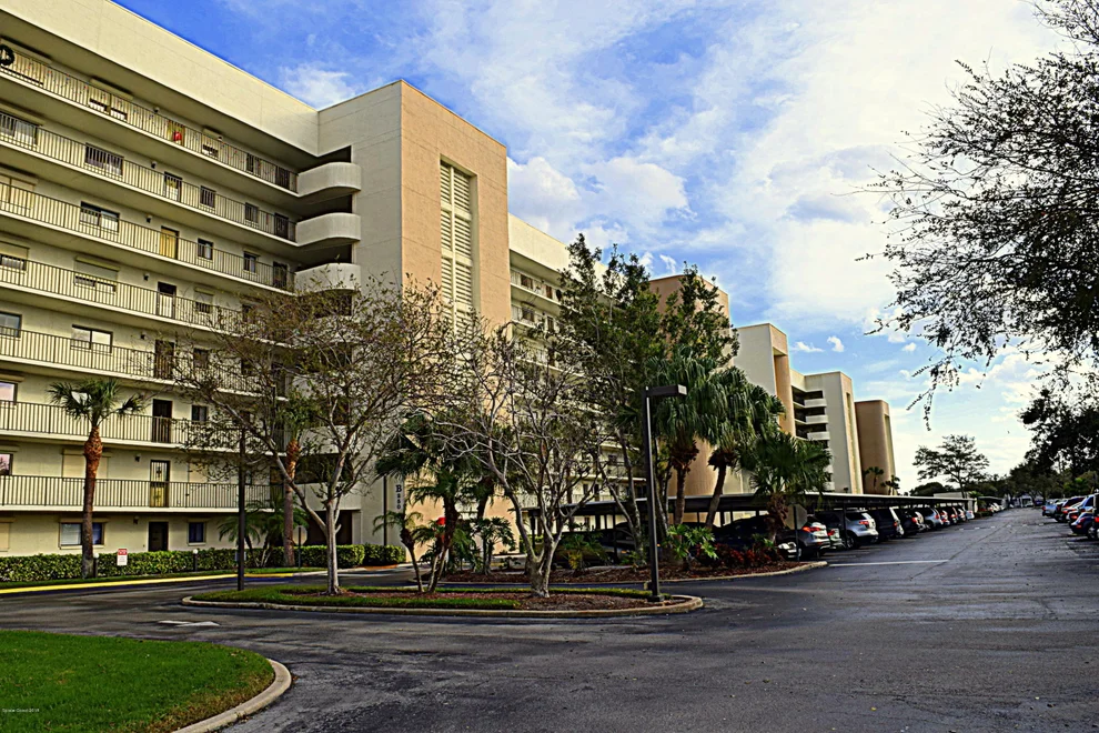 Unit for sale at 250 S Sykes Creek Parkway, Merritt Island, FL 32952