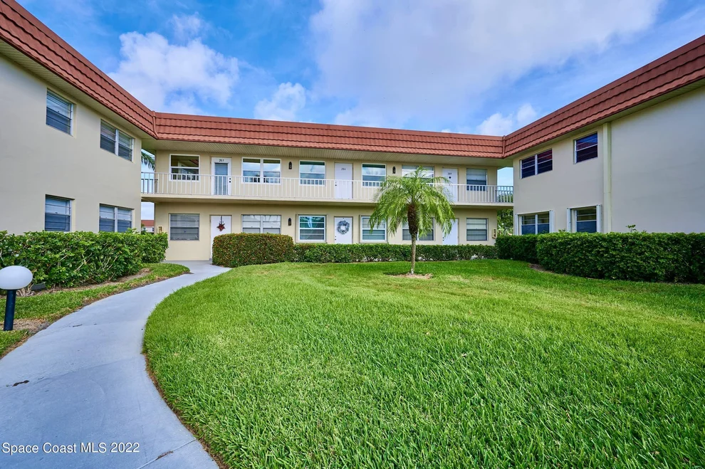 Unit for sale at 3 Vista Palm Lane, Vero Beach, FL 32962