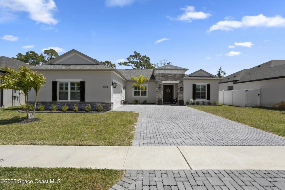 Unit for sale at 1954 Crossbill Drive, Titusville, FL 32796