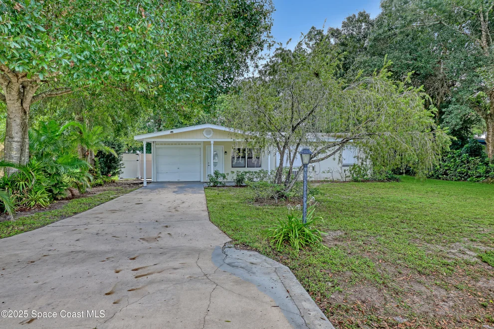 Unit for sale at 1915 47th Avenue, Vero Beach, FL 32966