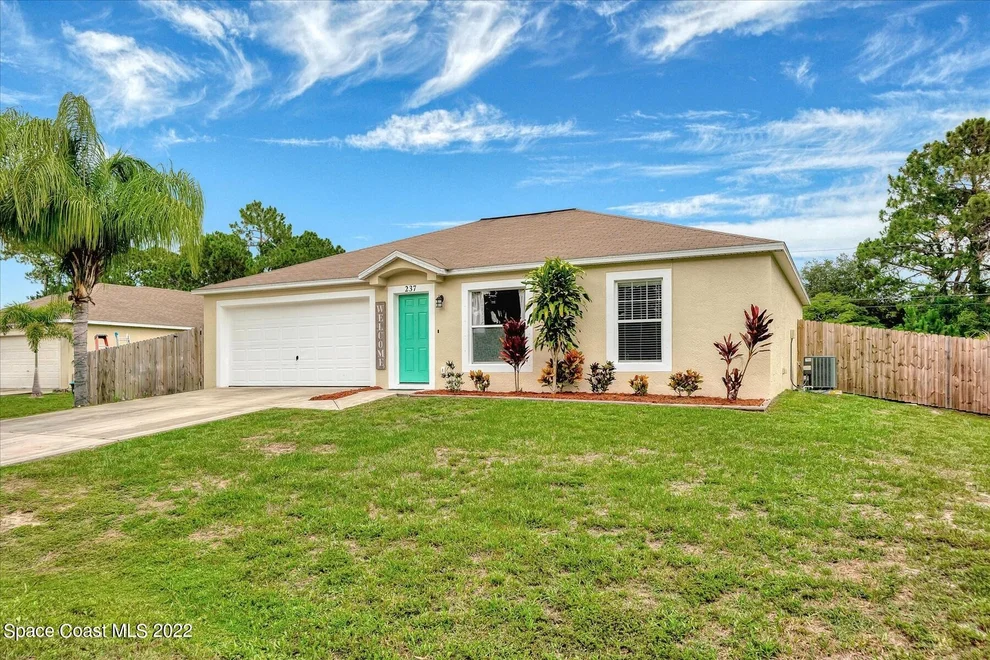 Unit for sale at 237 Jefferson Avenue NW, Palm Bay, FL 32907
