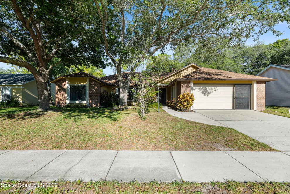 Unit for sale at 4280 Silver Lake Drive, Melbourne, FL 32901