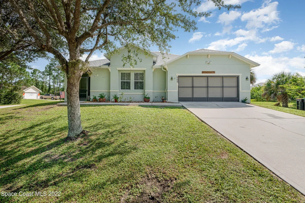 Unit for sale at 502 Oldenberg Street SW, Palm Bay, FL 32908