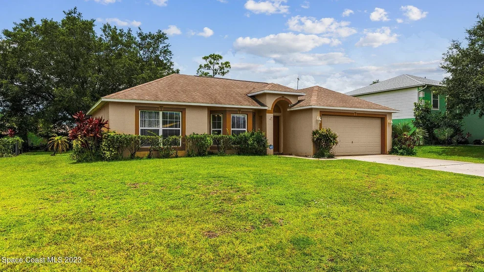 Unit for sale at 165 Massini Avenue NW, Palm Bay, FL 32907