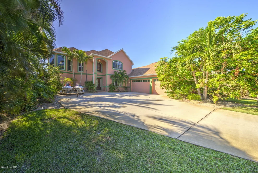 Unit for sale at 705 S Lakewood Circle, Merritt Island, FL 32952
