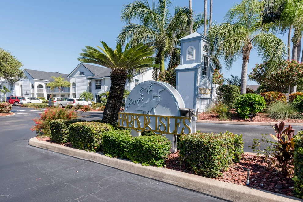 Unit for sale at 530 S Brevard Avenue, Cocoa Beach, FL 32931