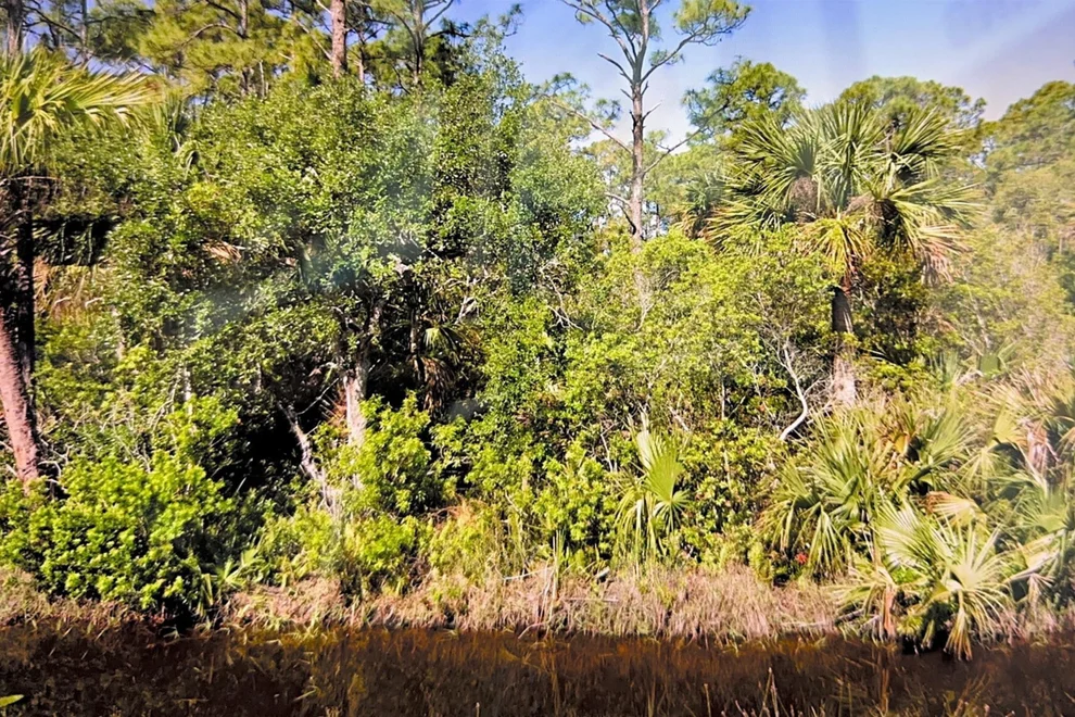 Unit for sale at N/A Candy Lane, Malabar, FL 32950