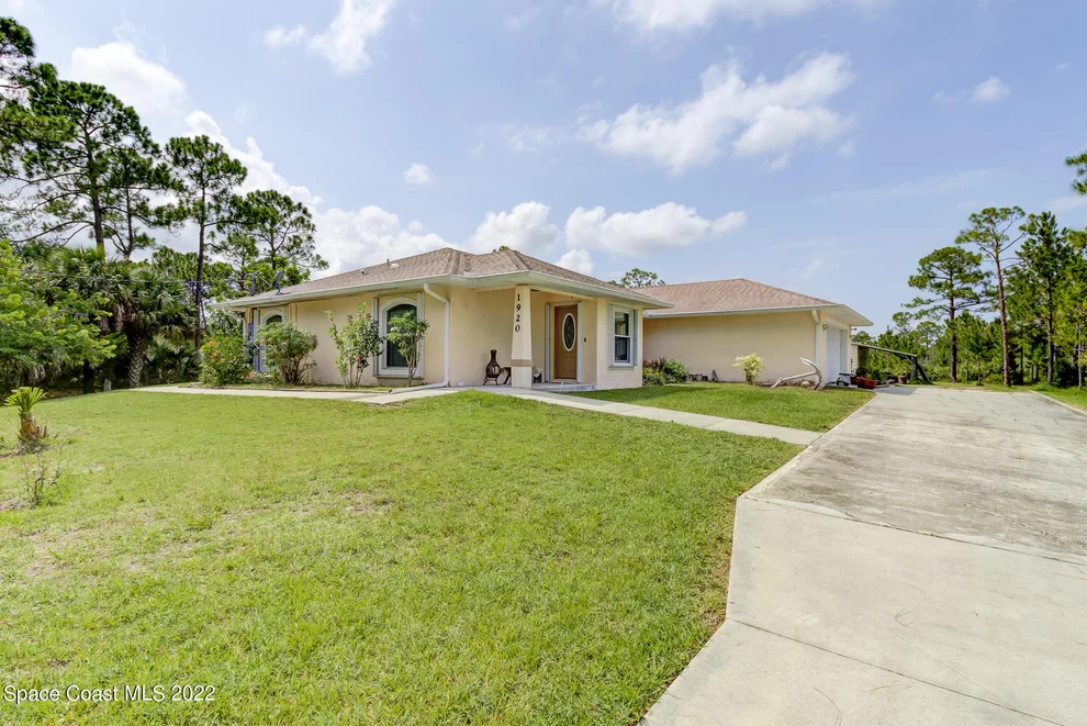 Unit for sale at 1920 Benjamin Road, Malabar, FL 32950