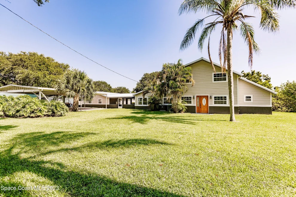 Unit for sale at 1958 Hunter Road, Okeechobee, FL 34974
