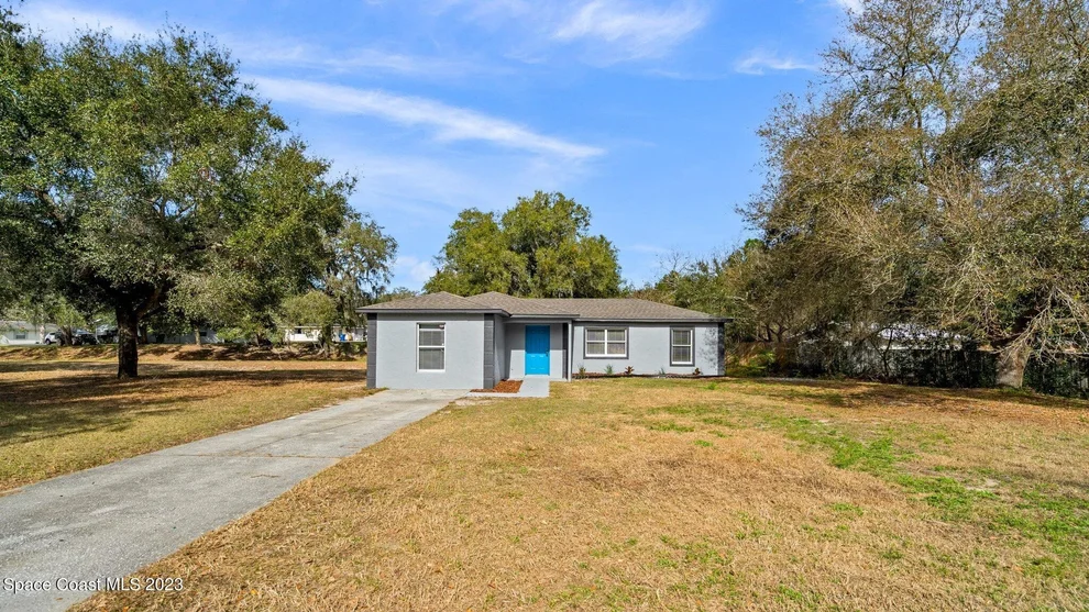 Unit for sale at 60 Bay Lane, Groveland, FL 34748