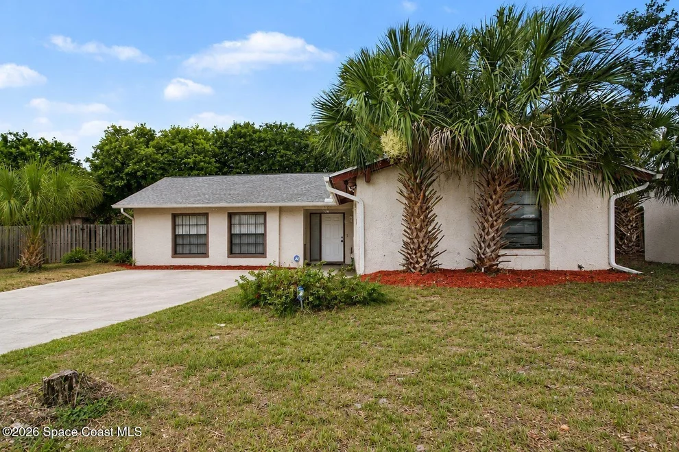 Unit for sale at 2008 Houndslake Drive, Winter Park, FL 32792