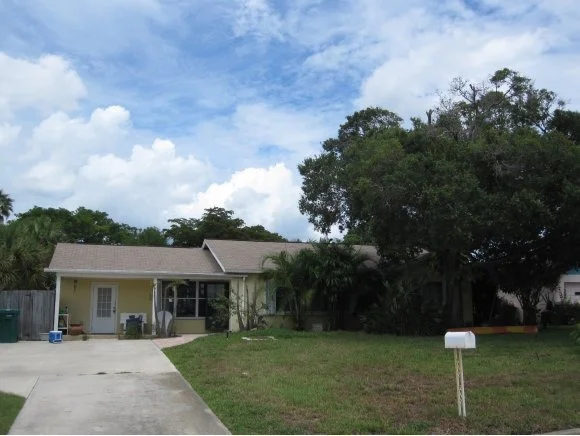 Unit for sale at 580 Loveridge, Melbourne, FL 32935