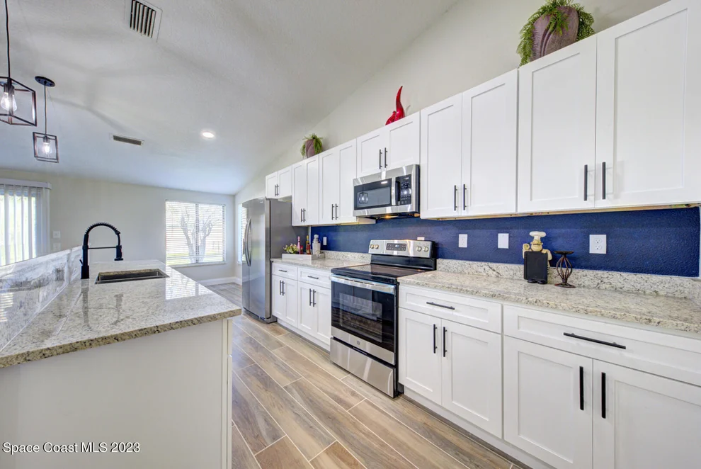 Unit for sale at 896 Isar Avenue NW, Palm Bay, FL 32907