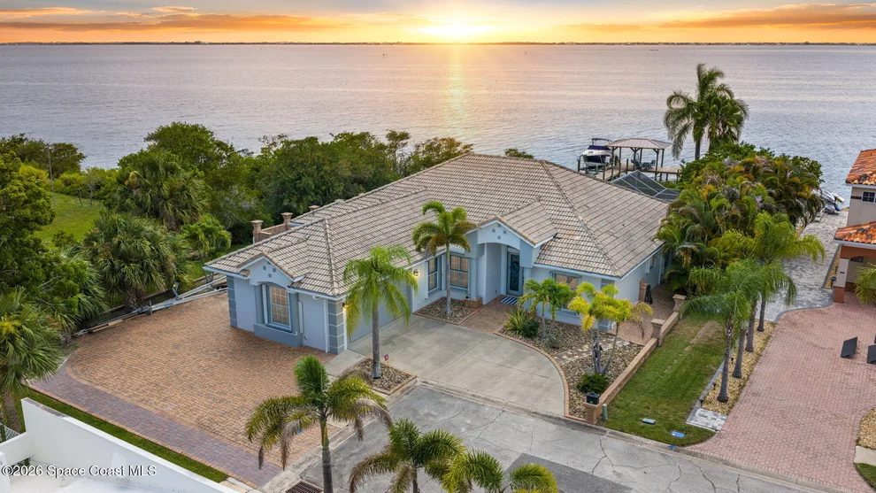 Unit for sale at 809 W Central Boulevard, Cape Canaveral, FL 32920