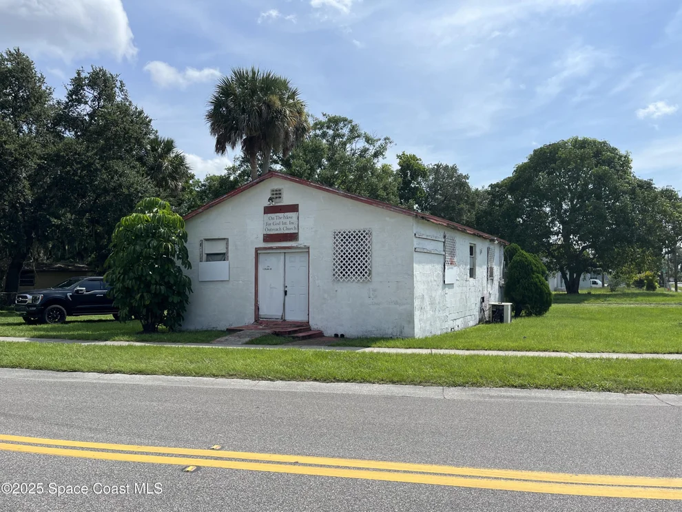 Unit for sale at 929 S Deleon Avenue, Titusville, FL 32780