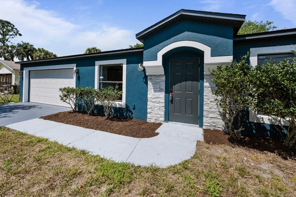 Unit for sale at 800 Hartsdale Avenue SW, Palm Bay, FL 32908