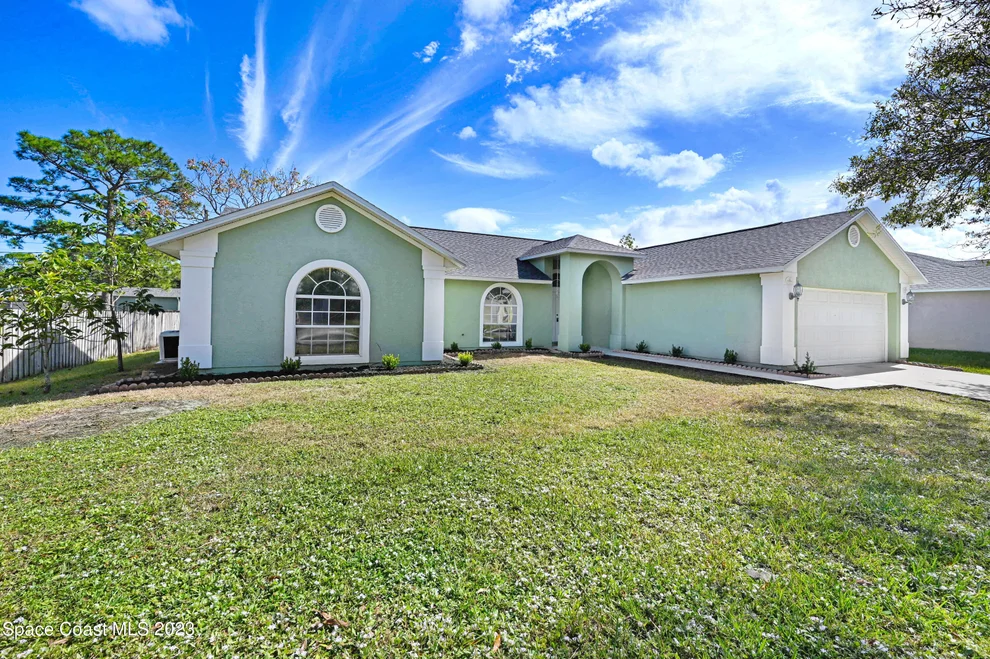 Unit for sale at 839 Highland Avenue NW, Palm Bay, FL 32907