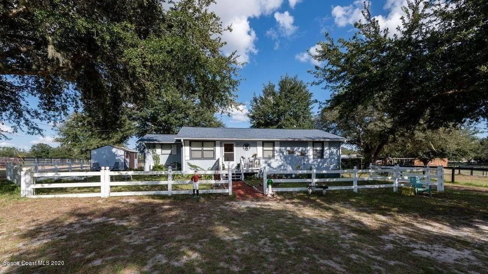 Unit for sale at 2564 Smitty Road, Weirsdale, FL 32195