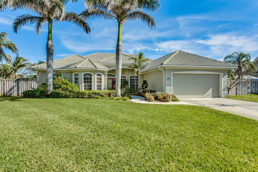 Unit for sale at 402 Rio Casa Drive N, Melbourne, FL 32903