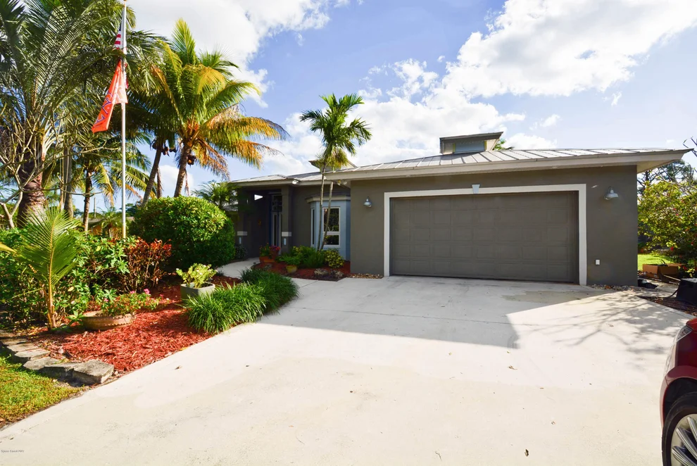 Unit for sale at 873 NW Spruce Ridge Drive, Stuart, FL 34994