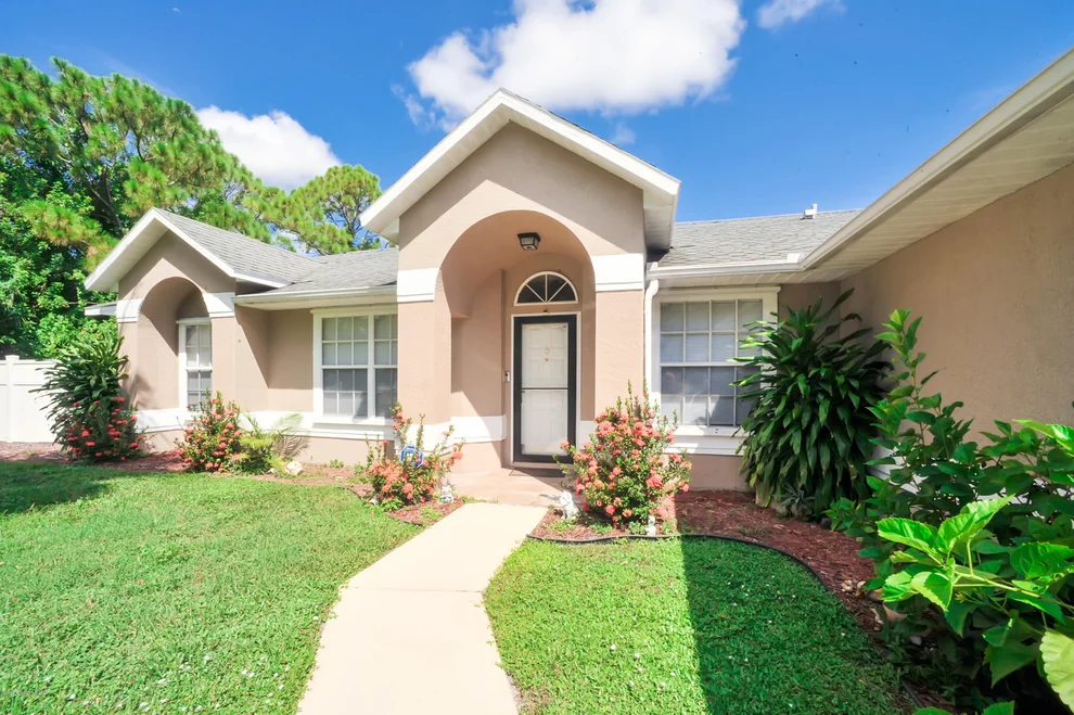 Unit for sale at 681 SE Paigo Street SE, Palm Bay, FL 32909