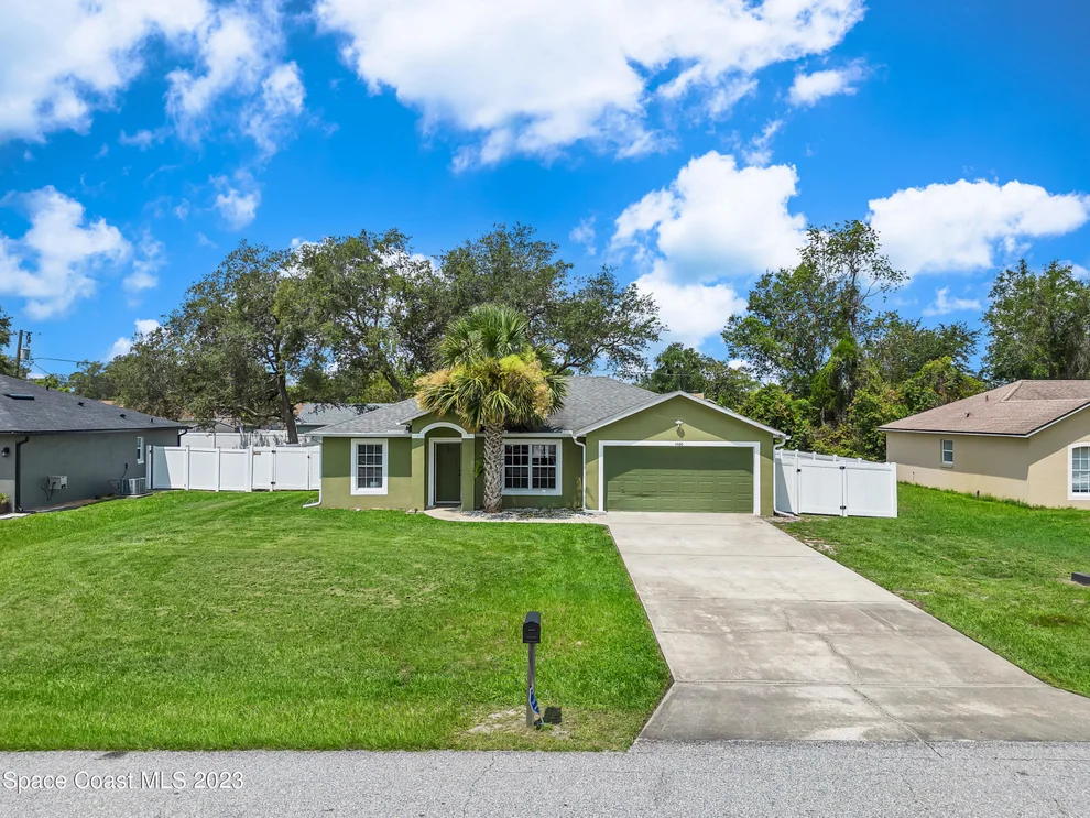 Unit for sale at 1606 Montecito Avenue, Deltona, FL 32738