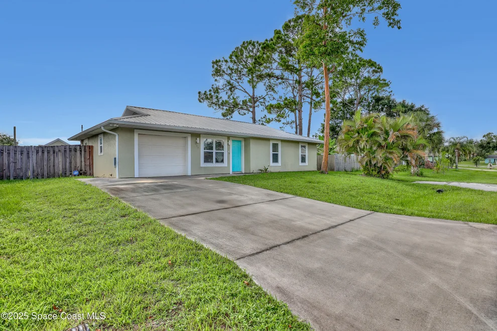 Unit for sale at 997 Camden Avenue NW, Palm Bay, FL 32907