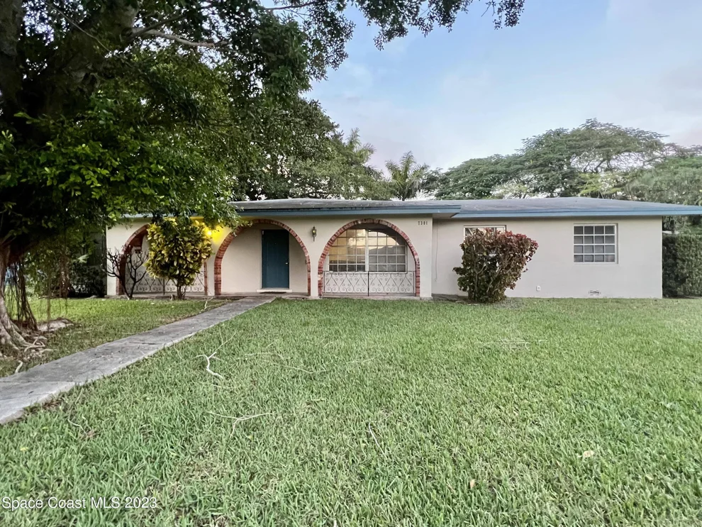 Unit for sale at 7301 NW 13th Court, Plantation, FL 33322