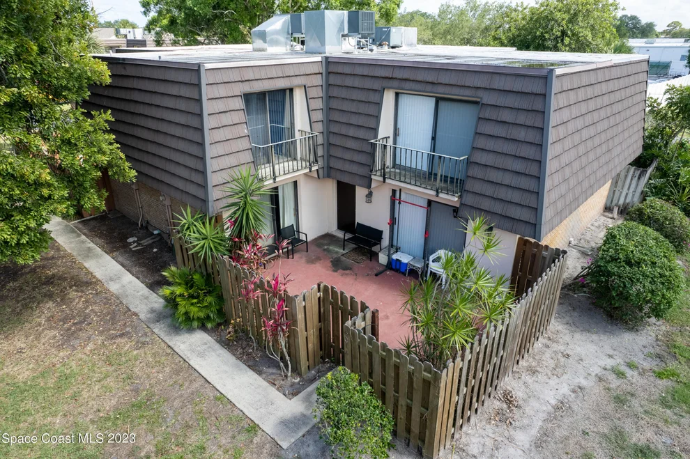Unit for sale at 4014 Vista Oaks Circle NE, Palm Bay, FL 32905