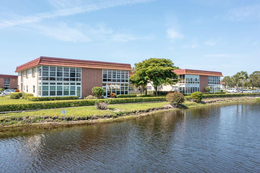Unit for sale at 77 Royal Oak Drive, Vero Beach, FL 32962