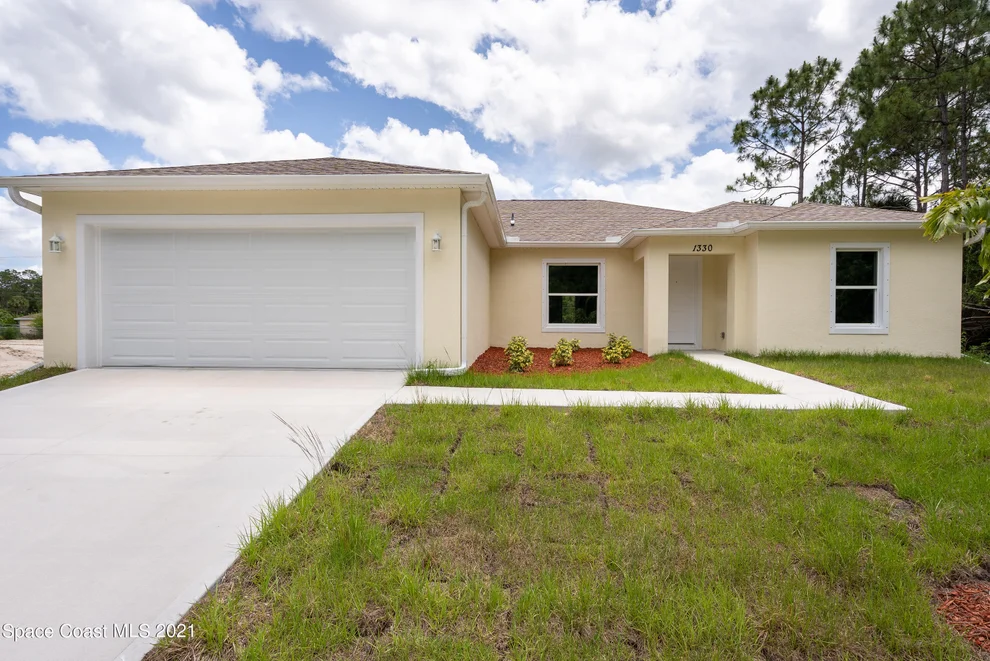 Unit for sale at 950 Douglas Street SE, Palm Bay, FL 32909