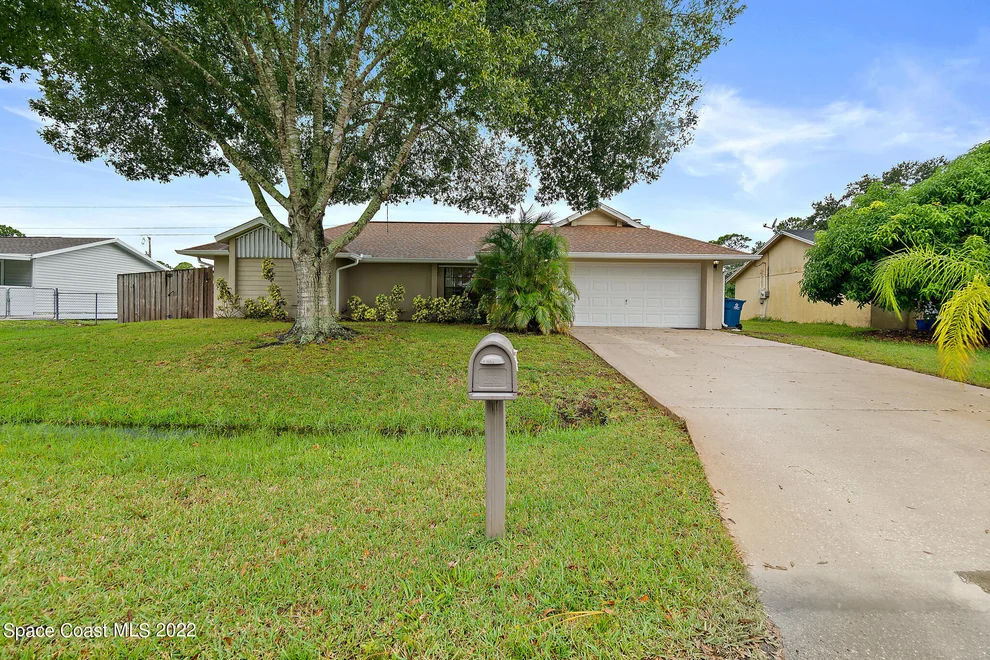 Unit for sale at 1038 Camden Avenue NW, Palm Bay, FL 32907
