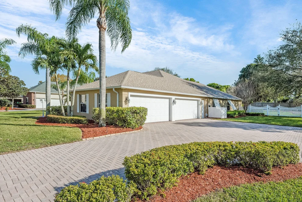 Unit for sale at 910 Maple Ridge Drive, Merritt Island, FL 32952
